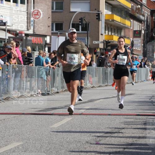 15.09.2024 - PSD Bank Halbmarathon Michael Strokosch http://msf.ph/oto/7070203 15.09.2024 12:08:36 Ziel 791, 1786, 2003, 2011, 2088, 2401, 3554, 3559 meine-sportfotos.de