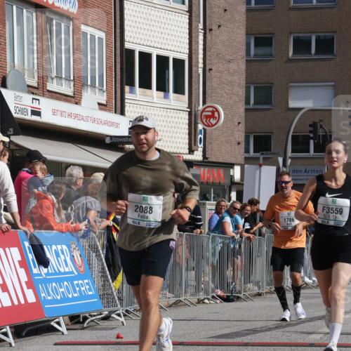 15.09.2024 - PSD Bank Halbmarathon Michael Strokosch http://msf.ph/oto/7070223 15.09.2024 12:08:38 Ziel 791, 1699, 1786, 2011, 2088, 2891, 2908, 3554, 3559 meine-sportfotos.de