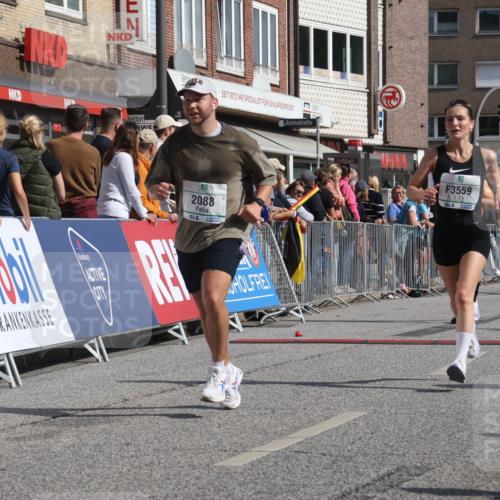 15.09.2024 - PSD Bank Halbmarathon Michael Strokosch http://msf.ph/oto/7070237 15.09.2024 12:08:38 Ziel 791, 1699, 1786, 2011, 2088, 2891, 2908, 3554, 3559 meine-sportfotos.de