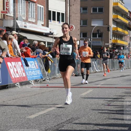 15.09.2024 - PSD Bank Halbmarathon Michael Strokosch http://msf.ph/oto/7070246 15.09.2024 12:08:39 Ziel 791, 1699, 1786, 2011, 2088, 2891, 2908, 3554, 3559 meine-sportfotos.de