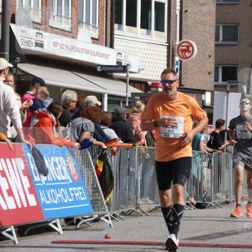 15.09.2024 - PSD Bank Halbmarathon Michael Strokosch http://msf.ph/oto/7070265 15.09.2024 12:08:41 Ziel 1699, 1786, 2088, 2891, 2908, 3554, 3559 meine-sportfotos.de