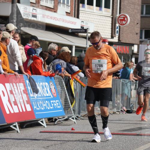 15.09.2024 - PSD Bank Halbmarathon Michael Strokosch http://msf.ph/oto/7070275 15.09.2024 12:08:42 Ziel 1699, 1786, 2088, 2891, 2908, 3554, 3559 meine-sportfotos.de
