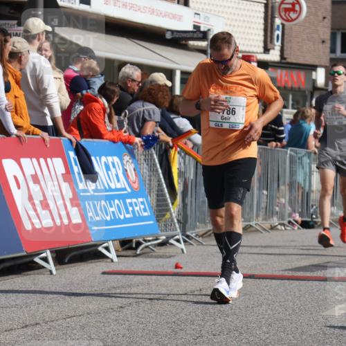 15.09.2024 - PSD Bank Halbmarathon Michael Strokosch http://msf.ph/oto/7070280 15.09.2024 12:08:42 Ziel 1699, 1786, 2088, 2891, 2908, 3554, 3559 meine-sportfotos.de