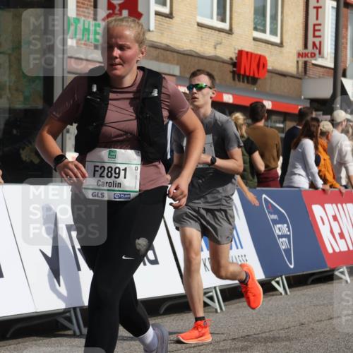 15.09.2024 - PSD Bank Halbmarathon Michael Strokosch http://msf.ph/oto/7070327 15.09.2024 12:08:47 Ziel 1664, 1699, 1786, 1912, 1949, 2088, 2240, 2621, 2796, 2891, 2908, 3200, 3559 meine-sportfotos.de