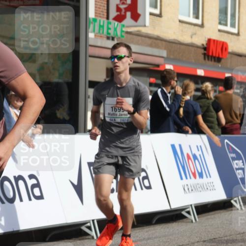 15.09.2024 - PSD Bank Halbmarathon Michael Strokosch http://msf.ph/oto/7070341 15.09.2024 12:08:47 Ziel 1664, 1699, 1786, 1912, 1949, 2088, 2240, 2621, 2796, 2891, 2908, 3200, 3559 meine-sportfotos.de