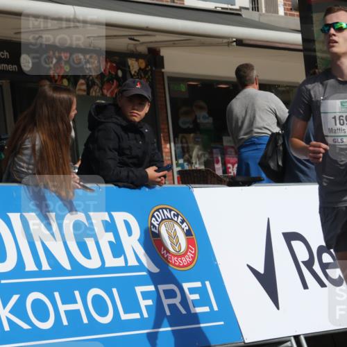 15.09.2024 - PSD Bank Halbmarathon Michael Strokosch http://msf.ph/oto/7070350 15.09.2024 12:08:48 Ziel 1664, 1699, 1786, 1912, 1949, 2088, 2240, 2621, 2796, 2891, 2908, 3200, 3559 meine-sportfotos.de