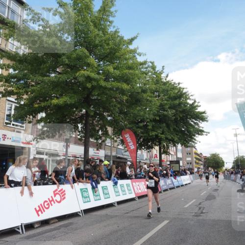 15.09.2024 - PSD Bank Halbmarathon Miley Keyser http://msf.ph/oto/7070380 15.09.2024 12:23:43 Ziel 987, 2403, 2981, 3002, 3277, 3450 meine-sportfotos.de