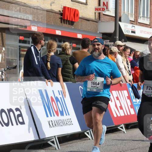 15.09.2024 - PSD Bank Halbmarathon Michael Strokosch http://msf.ph/oto/7070381 15.09.2024 12:08:51 Ziel 1664, 1699, 1786, 1912, 1949, 2088, 2165, 2240, 2621, 2796, 2891, 2908, 3060, 3200, 3559 meine-sportfotos.de