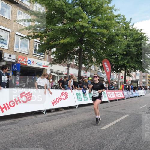 15.09.2024 - PSD Bank Halbmarathon Miley Keyser http://msf.ph/oto/7070402 15.09.2024 12:23:44 Ziel 987, 2403, 2981, 3002, 3277, 3450 meine-sportfotos.de