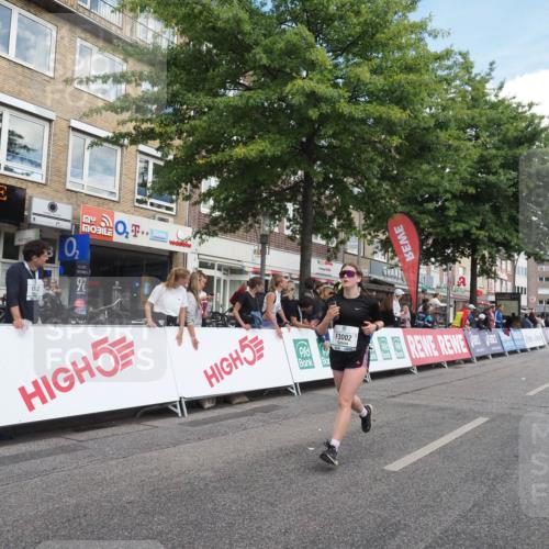 15.09.2024 - PSD Bank Halbmarathon Miley Keyser http://msf.ph/oto/7070408 15.09.2024 12:23:44 Ziel 987, 2403, 2981, 3002, 3277, 3450 meine-sportfotos.de