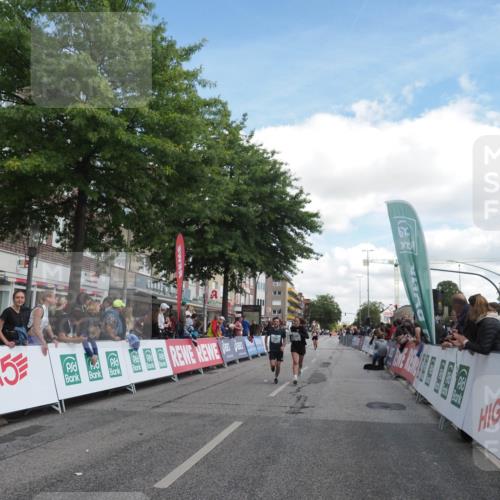 15.09.2024 - PSD Bank Halbmarathon Miley Keyser http://msf.ph/oto/7070423 15.09.2024 12:23:47 Ziel 987, 2403, 2981, 3002, 3277, 3450 meine-sportfotos.de