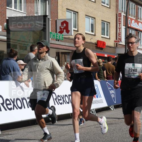 15.09.2024 - PSD Bank Halbmarathon Michael Strokosch http://msf.ph/oto/7070424 15.09.2024 12:08:54 Ziel 1446, 1664, 1699, 1786, 1912, 1949, 2165, 2214, 2240, 2621, 2796, 2891, 2908, 3060, 3200 meine-sportfotos.de