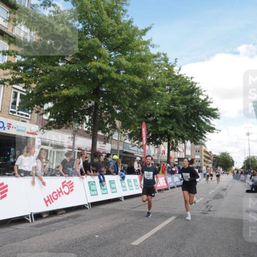 15.09.2024 - PSD Bank Halbmarathon Miley Keyser http://msf.ph/oto/7070463 15.09.2024 12:23:49 Ziel 2403, 2981, 3002, 3450 meine-sportfotos.de