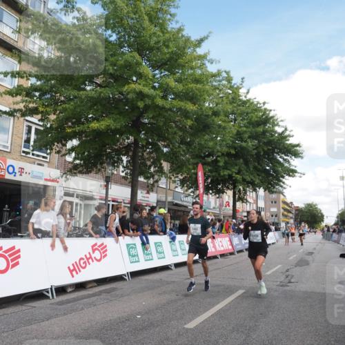 15.09.2024 - PSD Bank Halbmarathon Miley Keyser http://msf.ph/oto/7070469 15.09.2024 12:23:49 Ziel 2403, 2981, 3002, 3450 meine-sportfotos.de