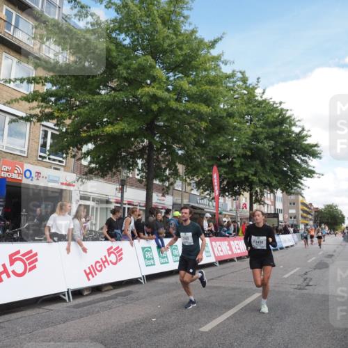 15.09.2024 - PSD Bank Halbmarathon Miley Keyser http://msf.ph/oto/7070479 15.09.2024 12:23:49 Ziel 2403, 2981, 3002, 3450 meine-sportfotos.de
