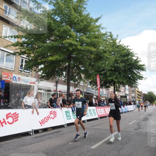 15.09.2024 - PSD Bank Halbmarathon Miley Keyser http://msf.ph/oto/7070483 15.09.2024 12:23:49 Ziel 2403, 2981, 3002, 3450 meine-sportfotos.de