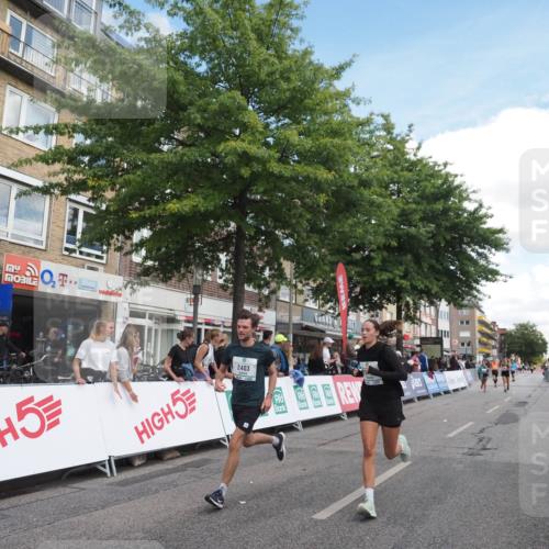 15.09.2024 - PSD Bank Halbmarathon Miley Keyser http://msf.ph/oto/7070487 15.09.2024 12:23:49 Ziel 2403, 2981, 3002, 3450 meine-sportfotos.de