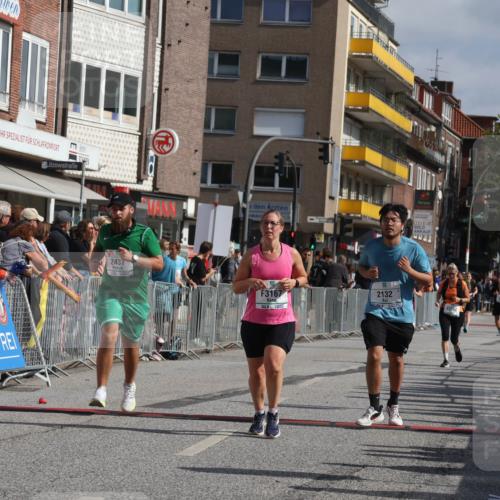 15.09.2024 - PSD Bank Halbmarathon Michael Strokosch http://msf.ph/oto/7070558 15.09.2024 12:09:04 Ziel 1446, 1912, 1949, 2132, 2165, 2214, 2240, 2437, 2796, 3060, 3167, 3200 meine-sportfotos.de