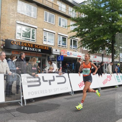 15.09.2024 - PSD Bank Halbmarathon Miley Keyser http://msf.ph/oto/7070576 15.09.2024 11:23:30 Ziel 638, 663, 679, 687, 879, 881, 1028 meine-sportfotos.de