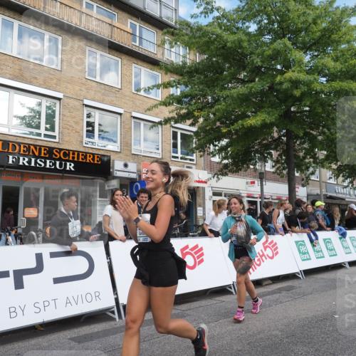 15.09.2024 - PSD Bank Halbmarathon Miley Keyser http://msf.ph/oto/7070601 15.09.2024 12:23:59 Ziel 1883, 2537, 3003, 3075, 3222, 3428 meine-sportfotos.de