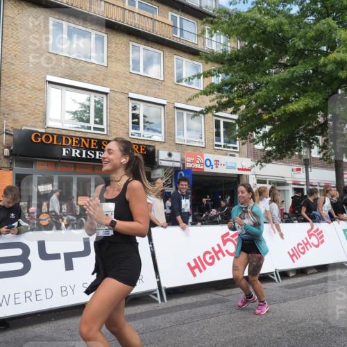 15.09.2024 - PSD Bank Halbmarathon Miley Keyser http://msf.ph/oto/7070612 15.09.2024 12:23:59 Ziel 1883, 2537, 3003, 3075, 3222, 3428 meine-sportfotos.de