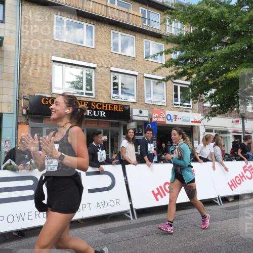 15.09.2024 - PSD Bank Halbmarathon Miley Keyser http://msf.ph/oto/7070617 15.09.2024 12:23:59 Ziel 1883, 2537, 3003, 3075, 3222, 3428 meine-sportfotos.de