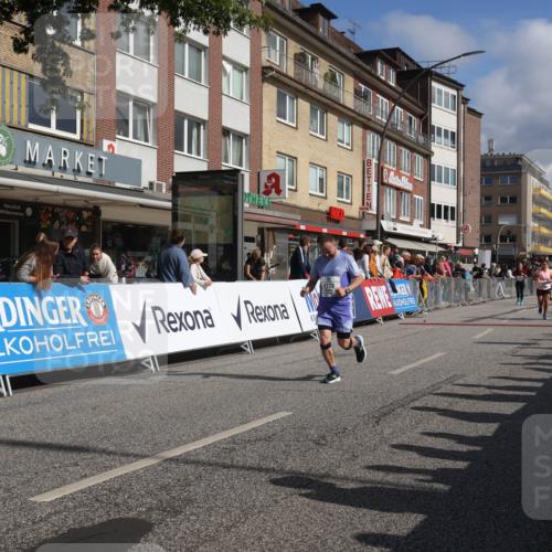 15.09.2024 - PSD Bank Halbmarathon Michael Strokosch http://msf.ph/oto/7070838 15.09.2024 12:09:29 Ziel 1778, 1855, 1966, 1994, 2179, 2327, 2408, 2878, 2890, 2892, 3050, 3238 meine-sportfotos.de