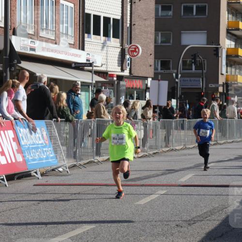 15.09.2024 - PSD Bank Halbmarathon Michael Strokosch http://msf.ph/oto/7070936 15.09.2024 10:27:26 Ziel 8, 48, 87, 122, 139, 159, 174, 204, 219, 233, 268, 272 meine-sportfotos.de