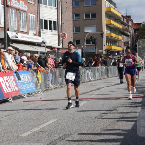 15.09.2024 - PSD Bank Halbmarathon Michael Strokosch http://msf.ph/oto/7070950 15.09.2024 12:09:43 Ziel 1694, 1855, 2053, 2327, 2878, 2892, 2993, 3238, 3532 meine-sportfotos.de