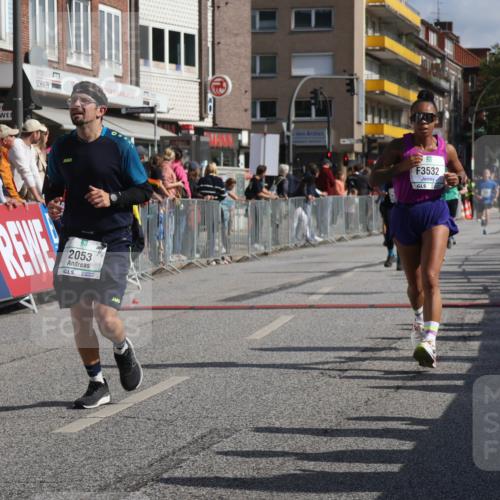 15.09.2024 - PSD Bank Halbmarathon Michael Strokosch http://msf.ph/oto/7070972 15.09.2024 12:09:45 Ziel 1694, 2053, 2327, 2892, 2993, 3238, 3532 meine-sportfotos.de