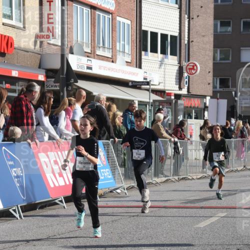 15.09.2024 - PSD Bank Halbmarathon Michael Strokosch http://msf.ph/oto/7071099 15.09.2024 10:27:40 Ziel 27, 28, 37, 73, 101, 103, 108, 122, 125, 159, 204, 249, 296 meine-sportfotos.de