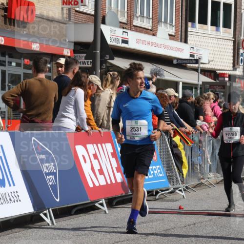 15.09.2024 - PSD Bank Halbmarathon Michael Strokosch http://msf.ph/oto/7071105 15.09.2024 12:09:55 Ziel 1639, 1694, 1820, 1864, 1998, 2053, 2531, 2788, 2993, 3117, 3532 meine-sportfotos.de