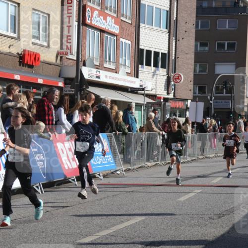 15.09.2024 - PSD Bank Halbmarathon Michael Strokosch http://msf.ph/oto/7071108 15.09.2024 10:27:40 Ziel 27, 28, 37, 73, 101, 103, 108, 122, 125, 159, 204, 249, 296 meine-sportfotos.de