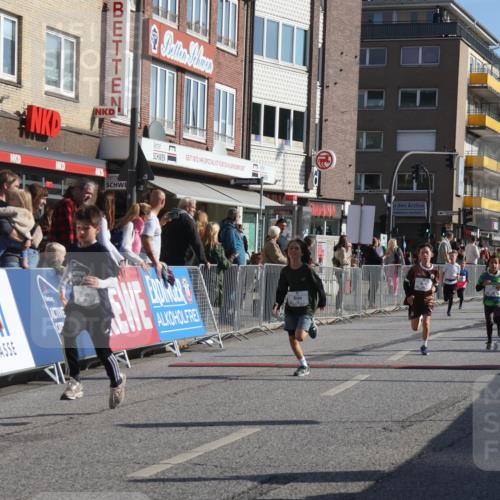15.09.2024 - PSD Bank Halbmarathon Michael Strokosch http://msf.ph/oto/7071112 15.09.2024 10:27:41 Ziel 27, 28, 37, 73, 101, 103, 108, 122, 125, 128, 138, 159, 204, 249, 296 meine-sportfotos.de
