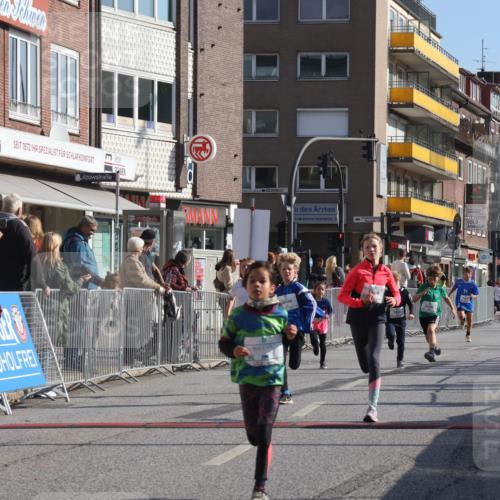 15.09.2024 - PSD Bank Halbmarathon Michael Strokosch http://msf.ph/oto/7071160 15.09.2024 10:27:44 Ziel 27, 28, 37, 73, 101, 103, 108, 125, 128, 138, 159, 204, 247, 249, 261, 296 meine-sportfotos.de