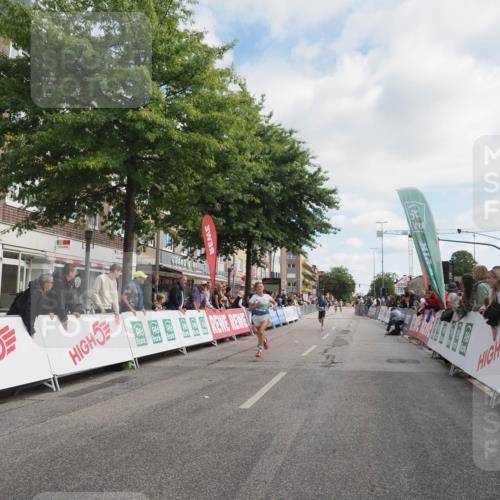 15.09.2024 - PSD Bank Halbmarathon Miley Keyser http://msf.ph/oto/7071161 15.09.2024 11:24:27 Ziel 578, 644, 677, 680, 883, 1014, 1015 meine-sportfotos.de