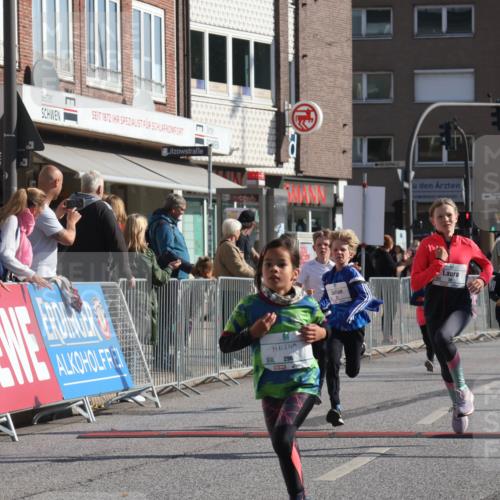 15.09.2024 - PSD Bank Halbmarathon Michael Strokosch http://msf.ph/oto/7071173 15.09.2024 10:27:44 Ziel 27, 28, 37, 73, 101, 103, 108, 125, 128, 138, 159, 204, 247, 249, 261, 296 meine-sportfotos.de