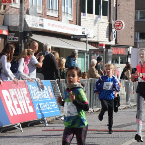 15.09.2024 - PSD Bank Halbmarathon Michael Strokosch http://msf.ph/oto/7071177 15.09.2024 10:27:45 Ziel 27, 28, 37, 73, 101, 103, 108, 125, 128, 138, 159, 204, 247, 249, 261, 296 meine-sportfotos.de