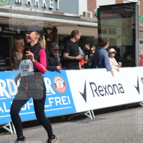 15.09.2024 - PSD Bank Halbmarathon Michael Strokosch http://msf.ph/oto/7071179 15.09.2024 12:09:59 Ziel 1639, 1694, 1820, 1864, 1993, 1998, 2196, 2308, 2531, 2788, 2937, 2993, 3117, 3187 meine-sportfotos.de