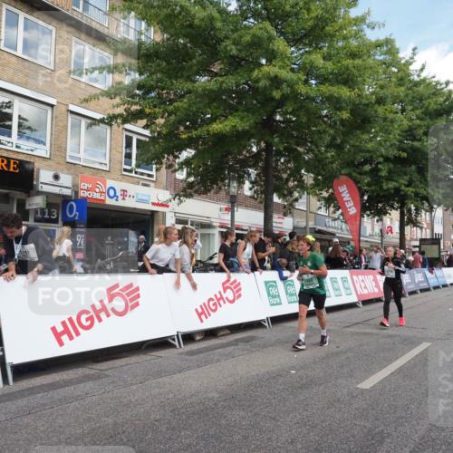 15.09.2024 - PSD Bank Halbmarathon Miley Keyser http://msf.ph/oto/7071190 15.09.2024 12:24:33 Ziel 988, 1765, 2081, 2102, 3063, 3218, 3256, 3339, 3371 meine-sportfotos.de