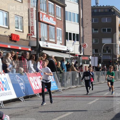 15.09.2024 - PSD Bank Halbmarathon Michael Strokosch http://msf.ph/oto/7071203 15.09.2024 10:27:47 Ziel 27, 28, 37, 73, 101, 103, 108, 125, 128, 138, 230, 247, 249, 261, 296 meine-sportfotos.de