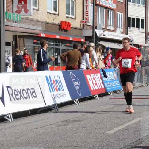 15.09.2024 - PSD Bank Halbmarathon Michael Strokosch http://msf.ph/oto/7071216 15.09.2024 12:10:02 Ziel 1639, 1694, 1820, 1864, 1993, 1998, 2170, 2196, 2308, 2531, 2788, 2915, 2937, 2993, 3117, 3144, 3187 meine-sportfotos.de
