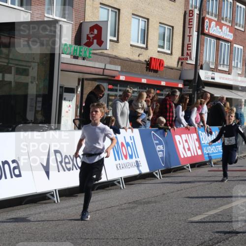 15.09.2024 - PSD Bank Halbmarathon Michael Strokosch http://msf.ph/oto/7071218 15.09.2024 10:27:48 Ziel 27, 28, 37, 43, 73, 77, 101, 103, 108, 125, 128, 138, 230, 247, 249, 261, 296 meine-sportfotos.de