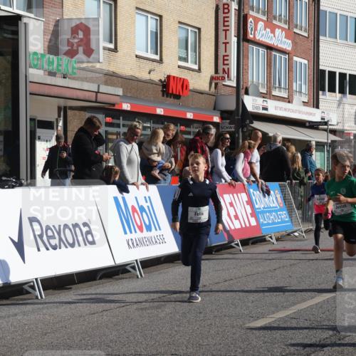 15.09.2024 - PSD Bank Halbmarathon Michael Strokosch http://msf.ph/oto/7071223 15.09.2024 10:27:49 Ziel 14, 27, 28, 37, 43, 73, 77, 101, 103, 108, 128, 138, 230, 247, 249, 261, 296 meine-sportfotos.de