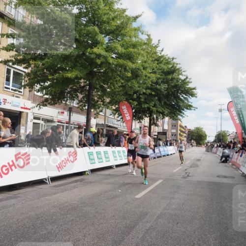 15.09.2024 - PSD Bank Halbmarathon Miley Keyser http://msf.ph/oto/7071318 15.09.2024 11:24:37 Ziel 578, 644, 680, 1014, 1015 meine-sportfotos.de