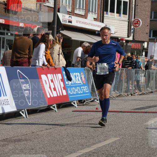 15.09.2024 - PSD Bank Halbmarathon Michael Strokosch http://msf.ph/oto/7071639 15.09.2024 12:10:36 Ziel 1752, 1932, 2059, 2143, 2828, 2833, 3077, 3147, 3506 meine-sportfotos.de