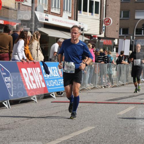 15.09.2024 - PSD Bank Halbmarathon Michael Strokosch http://msf.ph/oto/7071643 15.09.2024 12:10:36 Ziel 1752, 1932, 2059, 2143, 2828, 2833, 3077, 3147, 3506 meine-sportfotos.de