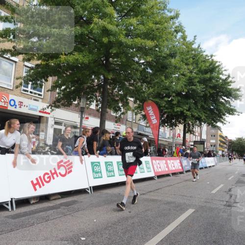 15.09.2024 - PSD Bank Halbmarathon Miley Keyser http://msf.ph/oto/7071667 15.09.2024 12:25:22 Ziel 2239, 2255, 2267, 3298 meine-sportfotos.de