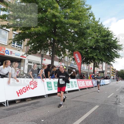 15.09.2024 - PSD Bank Halbmarathon Miley Keyser http://msf.ph/oto/7071670 15.09.2024 12:25:22 Ziel 2239, 2255, 2267, 3298 meine-sportfotos.de