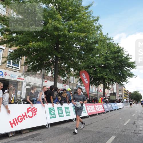 15.09.2024 - PSD Bank Halbmarathon Miley Keyser http://msf.ph/oto/7071683 15.09.2024 12:25:24 Ziel 2239, 2255, 2267 meine-sportfotos.de